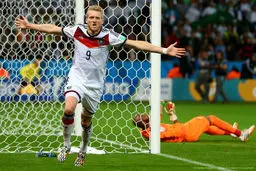 آلمان در وقت‌های اضافه از سد الجزایر گذشت