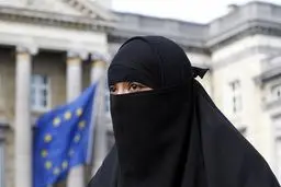 دادگاه حقوق بشر اروپا ممنوعیت استفاده از برقع در فرانسه را تائید کرد