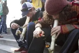 مصرف ماده مخدر 