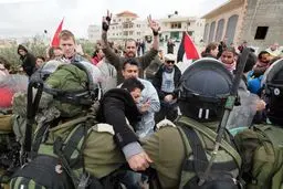 ۴۲ فلسطینی ساکن قدس شرقی شب گذشته بازداشت شدند