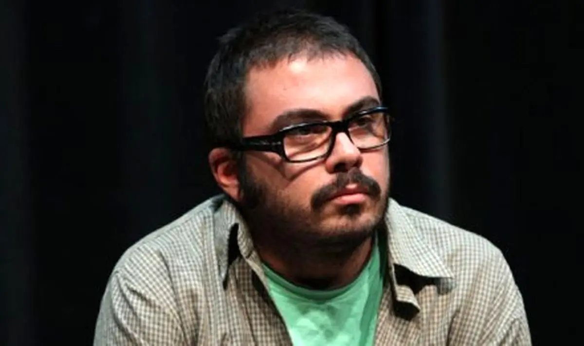 پوریا آذربایجانی: فیلمنامه "آبان ماه میانه پاییز" را جلوی دوربین می‌برم