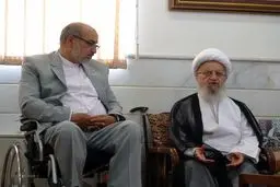 آیت‌الله مکارم شیرازی: فرهنگ ایثار و شهادت آینده ساز است