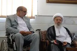 آیت‌الله مکارم شیرازی: فرهنگ ایثار و شهادت آینده ساز است