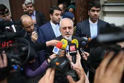 ظریف: تلاش می‌کنیم به چارچوب‌های غیرمنطقی پایان دهیم