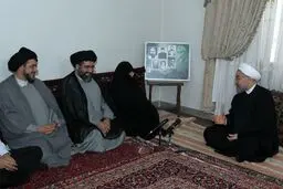 رئیس‌جمهور همزمان با شب نوزدهم رمضان با خانواده شهید اندرزگو دیدار کرد