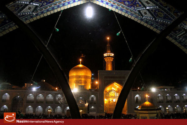 گزارش تصویری:: مراسم احیاء شب بیست و یکم ماه مبارک رمضان در حرم رضوی(ع)