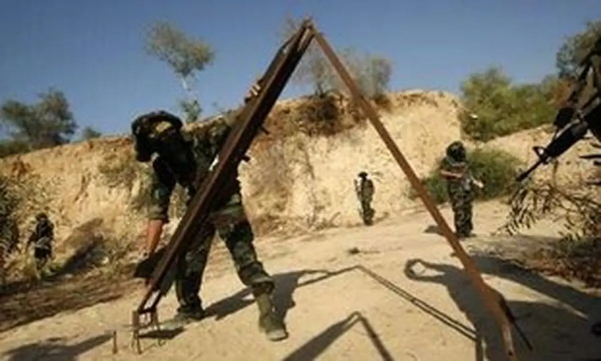 مبارزان فلسطینی به مناطق اشغالی "شعار هنگب"، "اوفاکیم" و "مرهاویم" حملات راکتی کردند