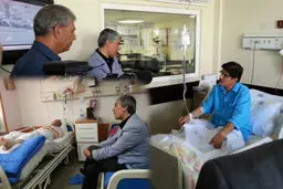 کیومرث هاشمی از جواد رفوگر و حسین معدنی عیادت کرد