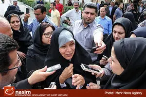 فائزه هاشمی در حاشیه دادگاه مهدی هاشمی: با غیرعلنی شدن دادگاه، من و یاسر را راه ندادند