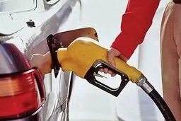 رکورد مصرف بنزین در تعطیلات عید فطر شکسته شد
