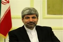 مهمانپرست استوارنامه سفارت آکردیته خود را به رئیس‌جمهور لیتوانی تقدیم کرد