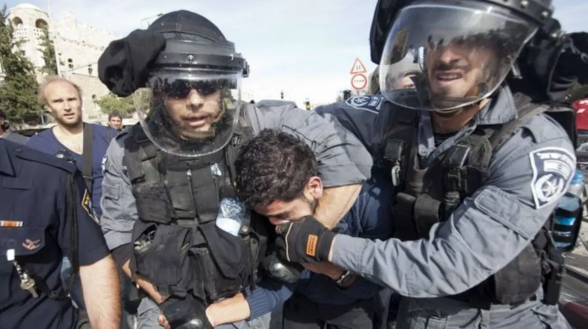 صهیونیست‌ها ۱۲ فلسطینی معترض را در بیت‌المقدس بازداشت کردند