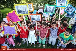 گزارش تصویری:: تجمع اعتراضی کودکان مقابل دفتر یونسکو