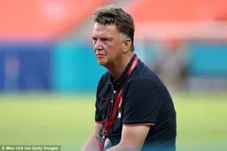 لوئیس فان‌‌خال: بعد از پایان تور آمریکا به هرکس که جایی در تیم نداشته باشد می‌گویم برود