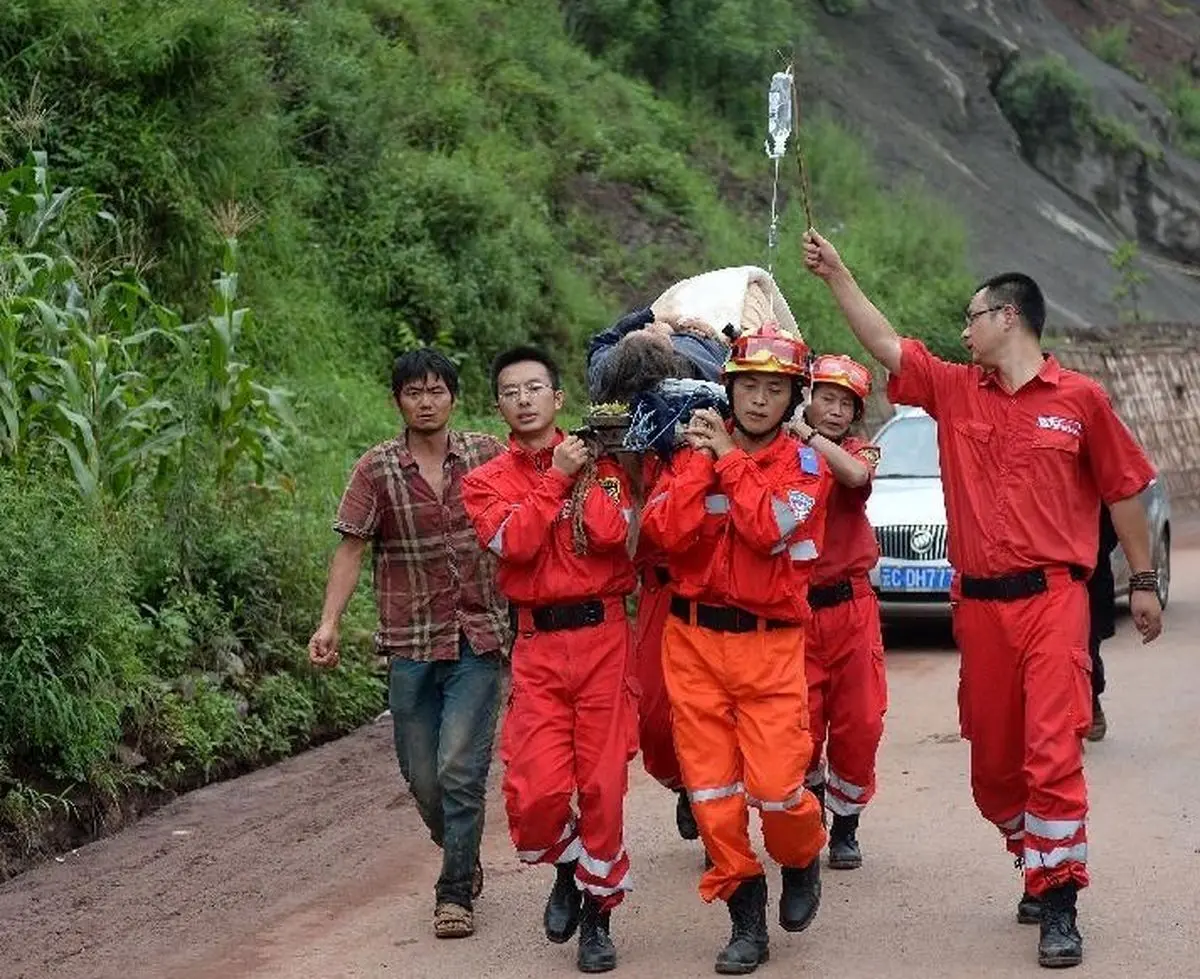 تلفات زلزله ۶.۵ ریشتری چین به حدود ۴۰۰ کشته افزایش یافت