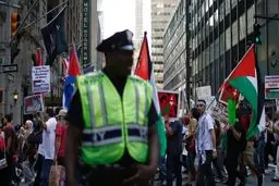 هزاران نفر در 