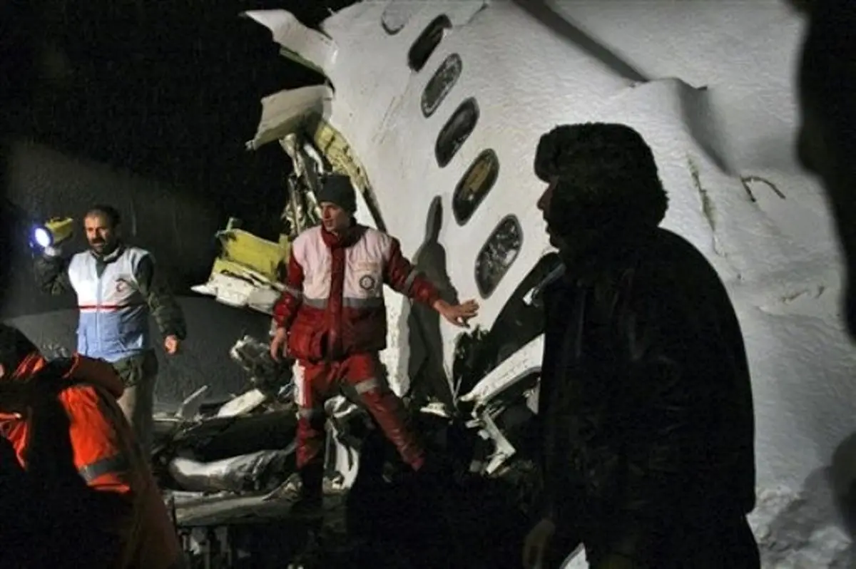 "۴۱ سرنشین هواپیمای سقوط کرده کشته و ۳ نفر مجروح شدند"