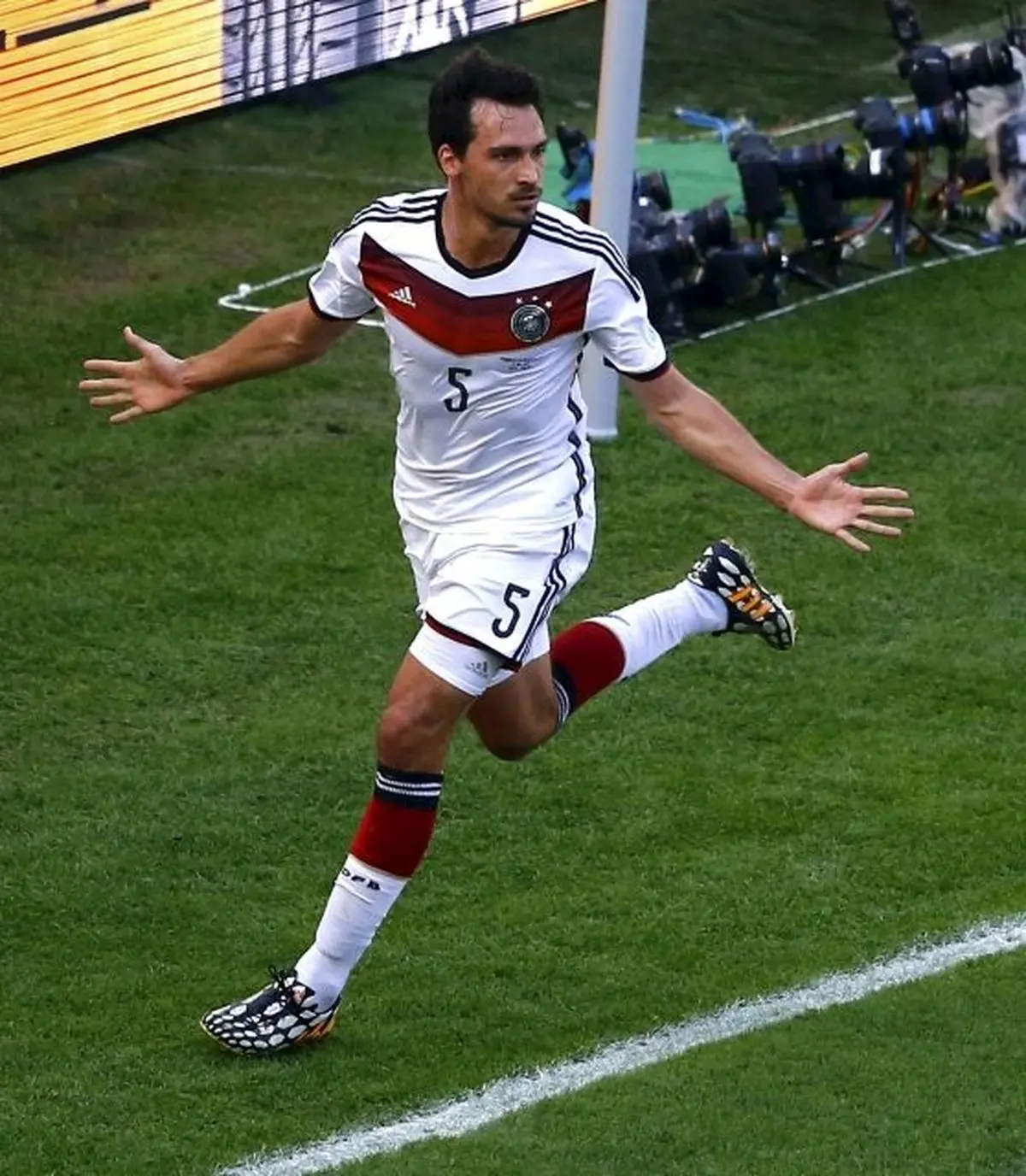 منچستریونایتد بار دیگر برای جذب مدافع تیم ملی آلمان دست به کار شد