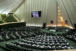 عضو مجمع نمایندگان اصفهان: اقدامات وزیر نیرو باعث بروز بحران آب در استان شده است