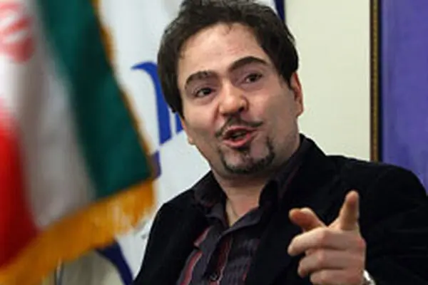 خشایار اعتمادی: نگاه زینتی، علت دوری اقتصاد از هنر است