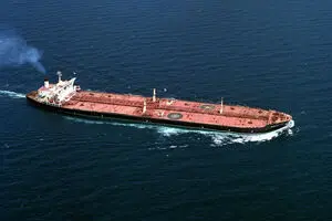 نفت تحت تاثیر جنگ تجاری قرار گرفت؛ سقوط 3 درصدی قیمت نفت جهانی