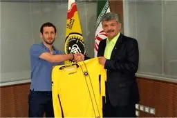 مدیرعامل سپاهان: قراردادهایمان را صادقانه منتشر کردیم و گران‌ترین تیم شدیم