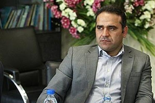 مهدی خواجه‌وند: حسین ماهینی برای همراهی پرسپولیس در بازی با ذوب‌آهن مشکلی ندارد