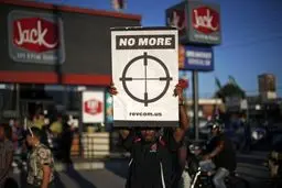 فرماندار میسوری در این ایالت حالت فوق‌العاده اعلام کرد