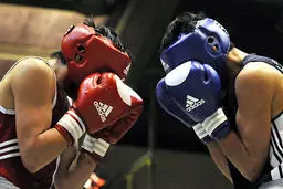 احسان روزبهانی در رقابت‌های انتخابی تیم ملی بوکس محمد ستارپور را شکست داد