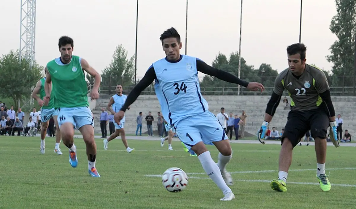 مدافع استقلال: با حیدری در تمرینات صحبت می‌کنم تا از سمت راست متنوع حمله کنیم