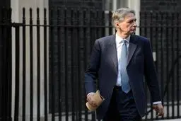 وزیر خارجه انگلیس: لندن برای مقابله با داعش با اسد همکاری نمی‌کند