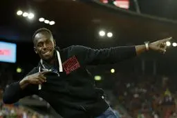 رکورد دوی ۱۰۰ متر داخل سالن جهان شکسته شد