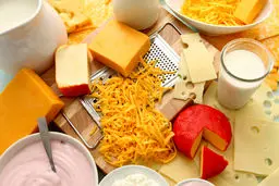 مشاور مدیر عامل صنایع شیر ایران: وزارت بهداشت مجوزهای استفاده از 