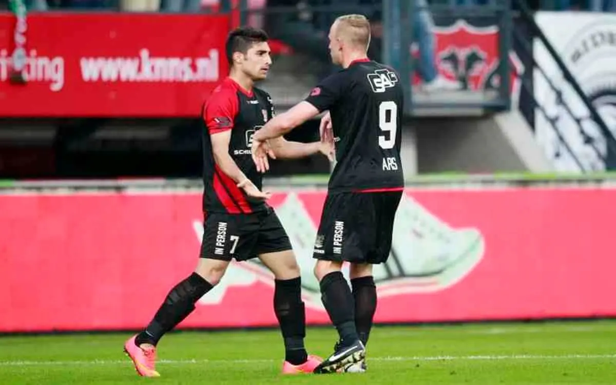 نایمخن در حضور علیرضا جهانبخش رقیبش را گل‌باران کرد