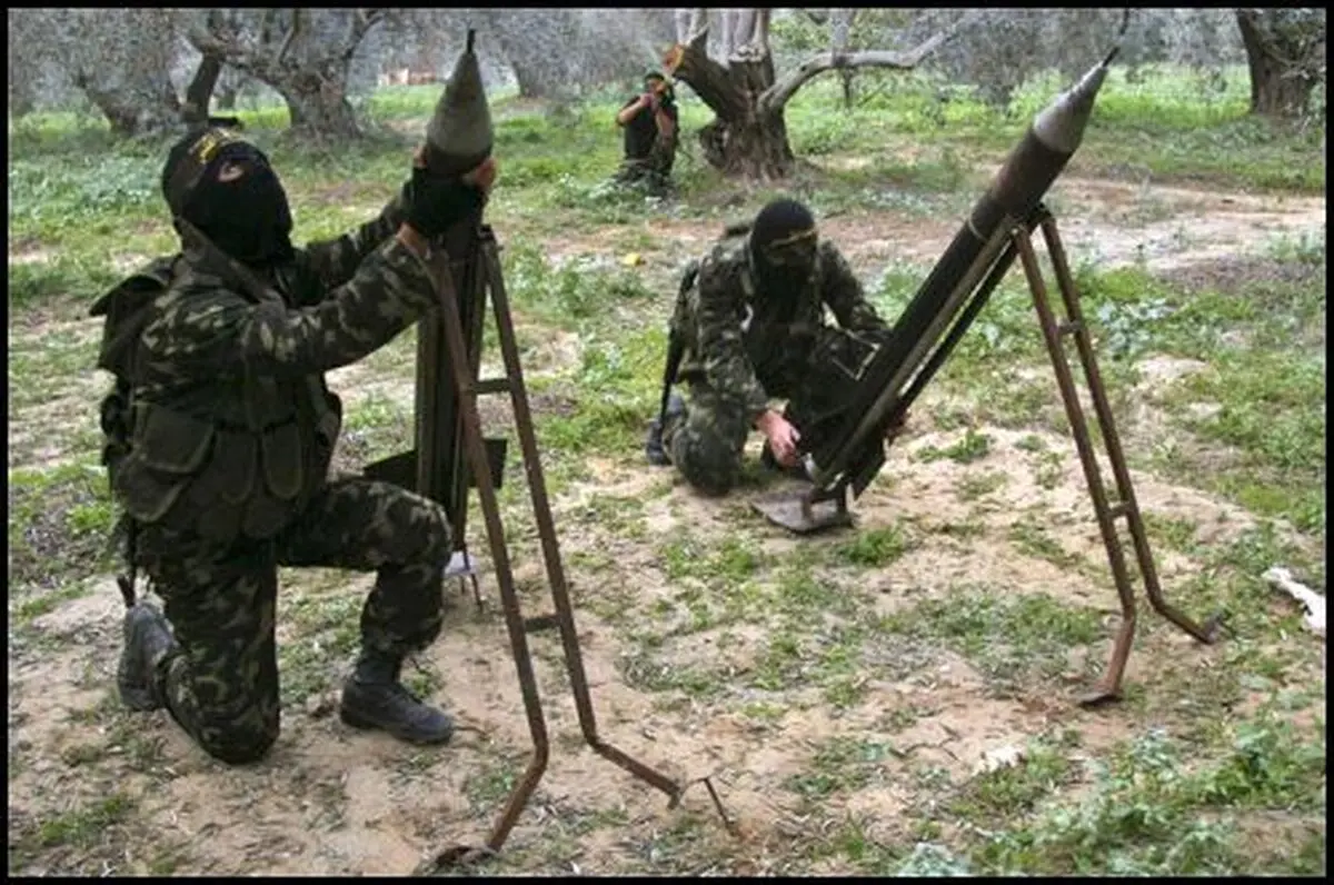 حملات راکتی مبارزان فلسطینی به مناطق مختلف اشغالی ادامه دارد