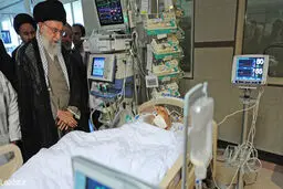 رهبر معظم انقلاب از آیت‌الله مهدوی کنی عیادت کردند