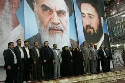 مسئولان سازمان حافظت محیط زیست با آرمان‌های امام راحل تجدید پیمان کردند