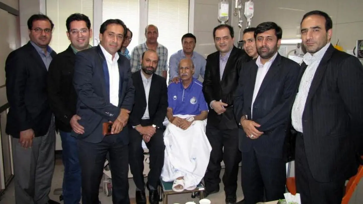 مدیران شبکه سه و گزارشگران ورزشی از غلامحسین مظلومی عیادت کردند