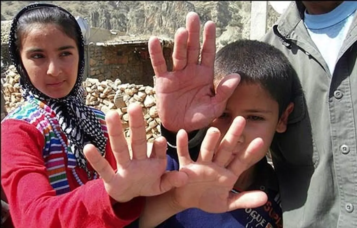 سازمان داوطلبان هلال احمر کودکان روستای گاودانه را برای درمان به تهران می‌آورد