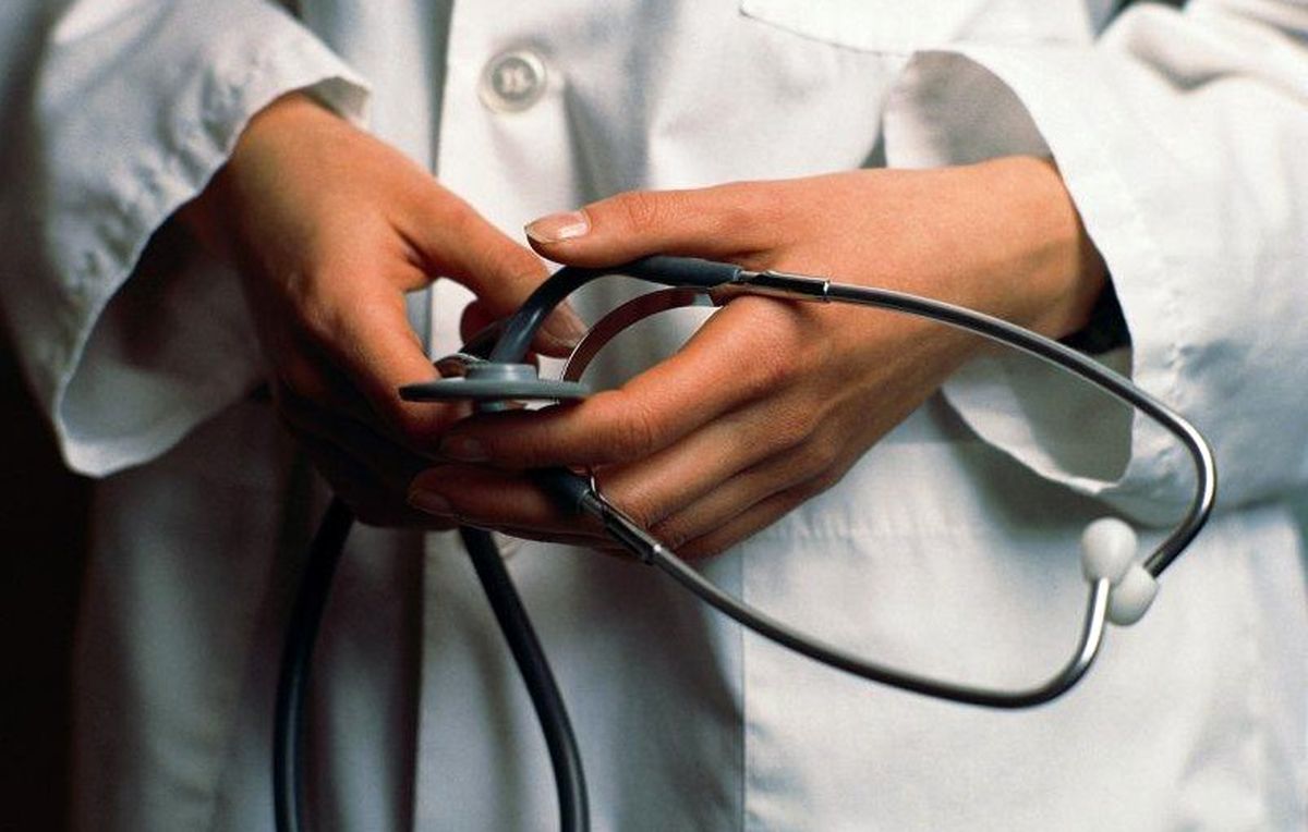مشاور وزیر بهداشت: طرح خدمت پس از تحصیل پزشکان ابهام قانونی دارد