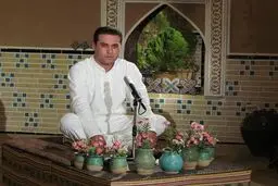 وحید تاج به 
