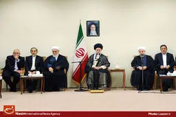 گزارش تصویری:: دیدار رئیس‌جمهور و اعضای هیأت دولت با رهبر معظم انقلاب