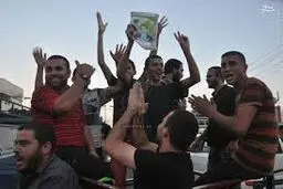 رویترز: فلسطینیان غرق شادی هستند اما ساکنان اسرائیل احساس سرخوردگی می‌کنند