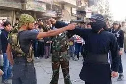 تروریست‌های داعش مقر  تروریست‌های جبهه النصره در حومه حلب را منفجر کردند