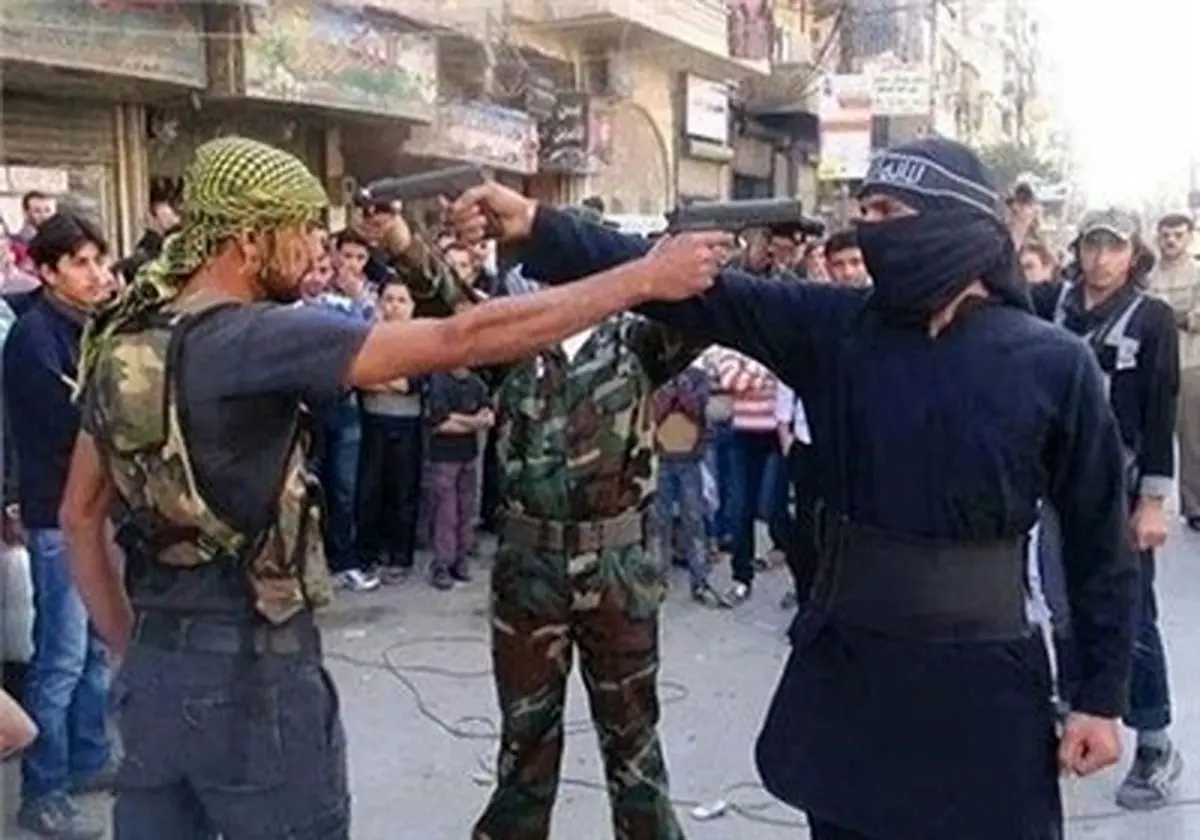 تروریست‌های داعش مقر  تروریست‌های جبهه النصره در حومه حلب را منفجر کردند