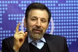 محمود واعظی: هرچه سریعتر مشکل کارخانه کابل‌سازی ایران در شیراز رفع شود