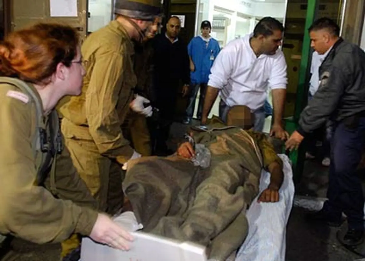 یکی از صهیونیست‌های زخمی شده در حملات راکتی مقاومت، امروز از پای درآمد