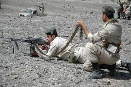 بیش از یک تن مواد مخدر در درگیری با قاچاقچیان در سراوان کشف شد