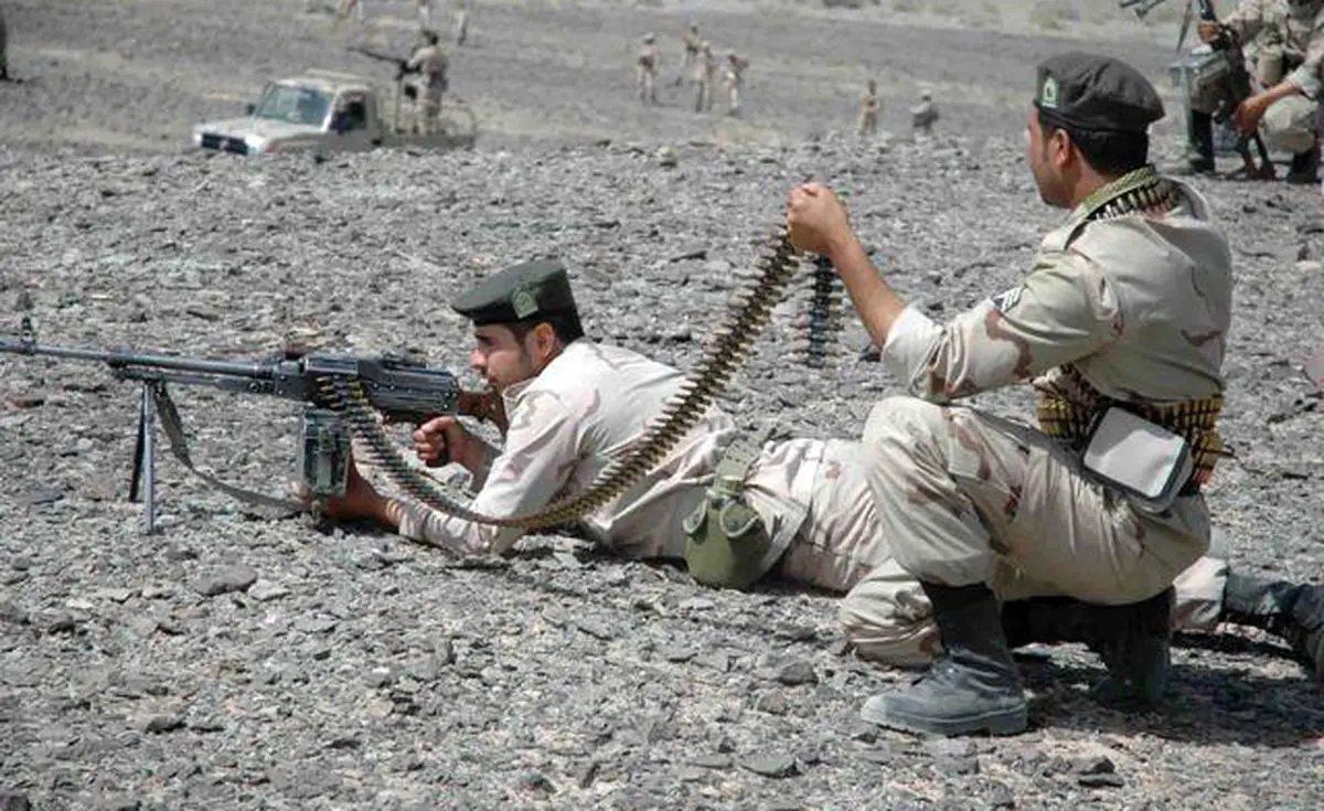 بیش از یک تن مواد مخدر در درگیری با قاچاقچیان در سراوان کشف شد