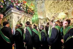 بارگاه و مضجع احمدبن موسی(ع) با ۱۰۰ لیتر گلاب ناب میمند شستشو داده شد